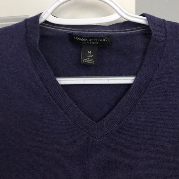 Banana Republic luxury silk sweater: 75% silk - Picture 2 of 2